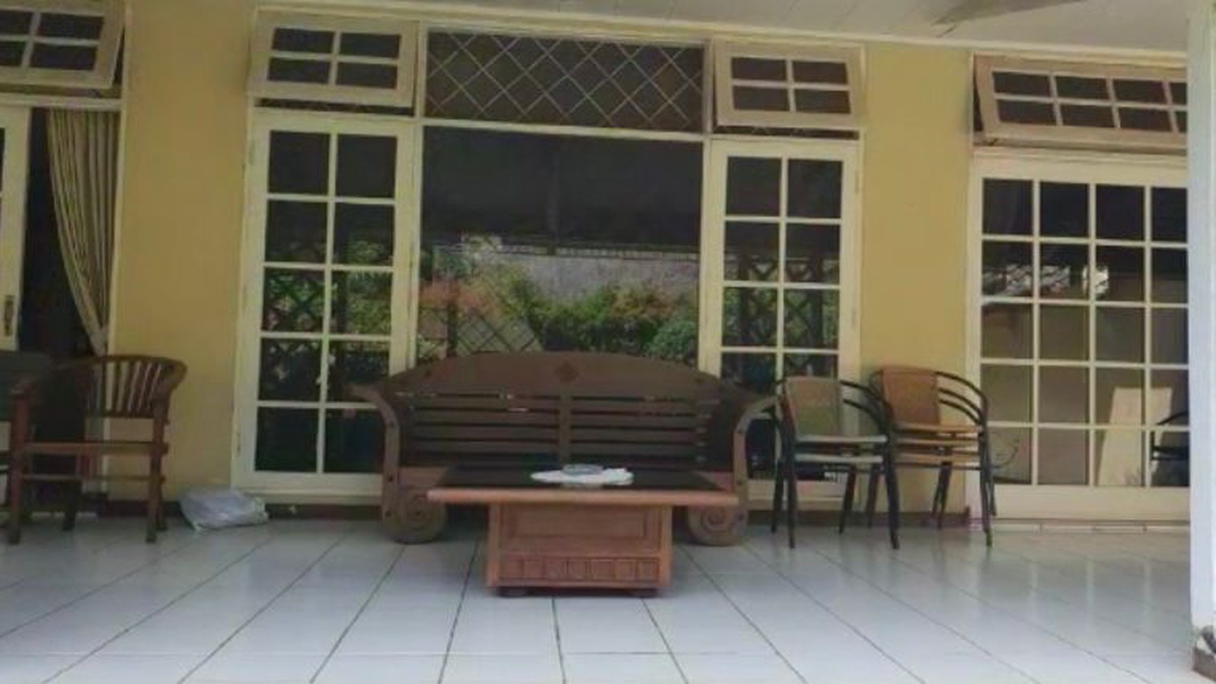 Rumah Halaman luas di Cilandak Barat