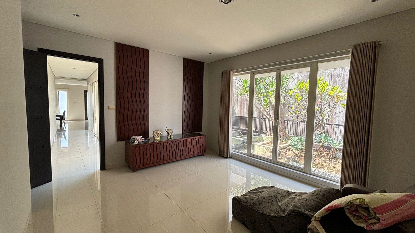 Dijual Rumah Raya Citraland Utama Surabaya Barat- Luas 541 am2 - Mewah Modern RAYA KEMBAR Utama Komersial Area Cocok buat Segala Usaha / Rumah Tinggal Mewah