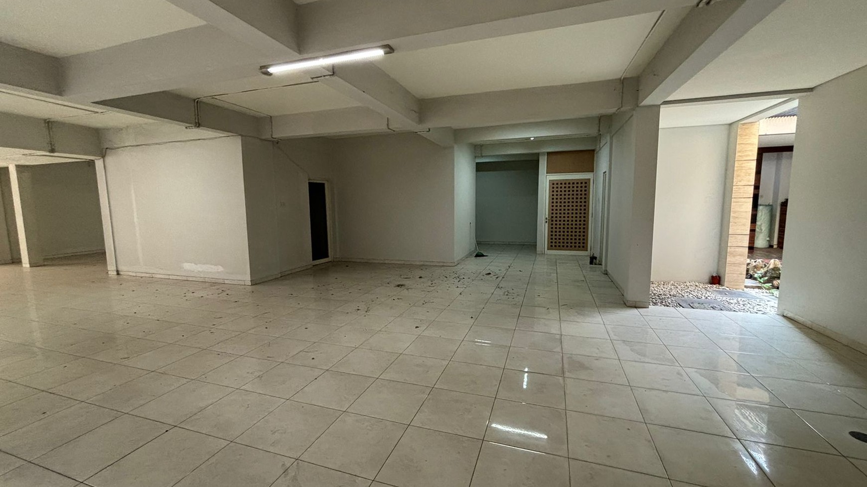 Dijual Rumah Raya Citraland Utama Surabaya Barat- Luas 541 am2 - Mewah Modern RAYA KEMBAR Utama Komersial Area Cocok buat Segala Usaha / Rumah Tinggal Mewah