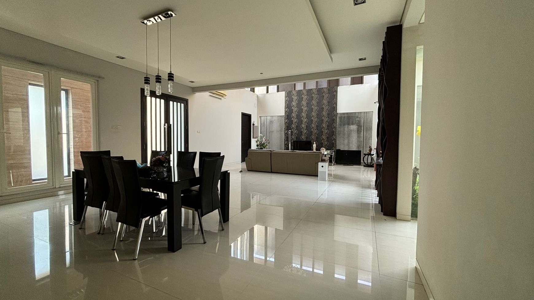 Dijual Rumah Raya Citraland Utama Surabaya Barat- Luas 541 am2 - Mewah Modern RAYA KEMBAR Utama Komersial Area Cocok buat Segala Usaha / Rumah Tinggal Mewah