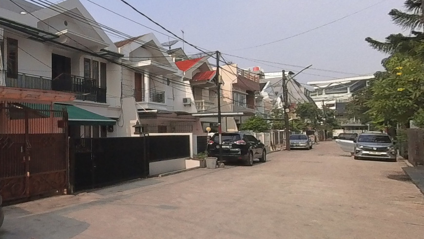 Rumah Janur Indah, Kelapa Gading Luas 9x17m2