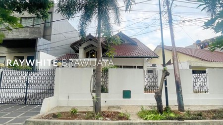 Rumah Siap Huni Dalam Kompleks Lingkungan Tenang Area Kebayoran Baru