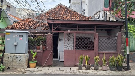 Rumah tua 1 lantai hitung tanah, Nego, lokasi dekat Senen Jakarta Pusat