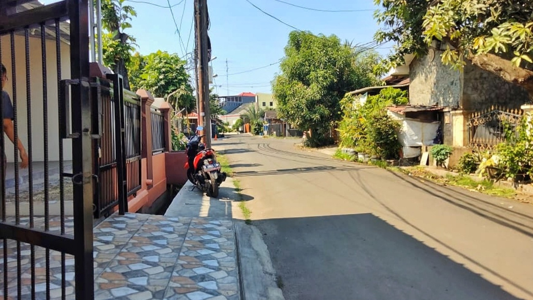 Rumah Renovasi Baru Dijual di Perumahan Dukuh Zamrud, Bekasi Timur - Lokasi Strategis dan Akses Mudah