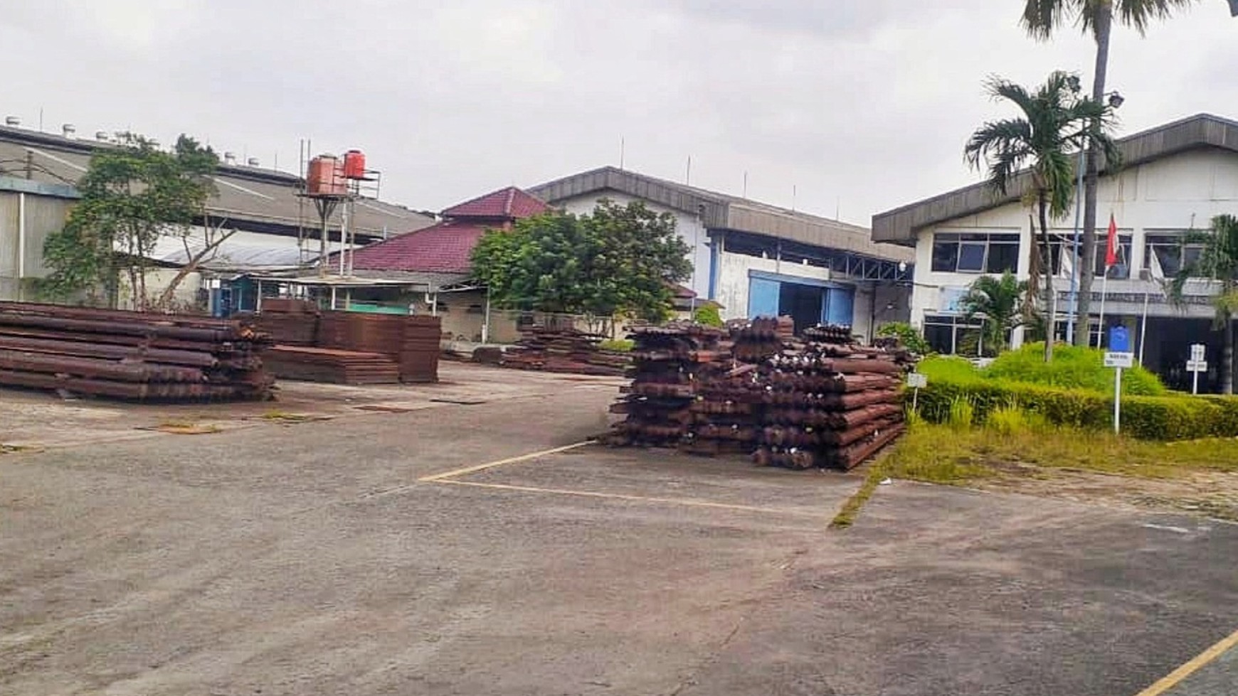 Gudang Dijual di Raya Diponegoro, Bekasi Timur - Lokasi Strategis, Akses Kontainer, Siap Pakai