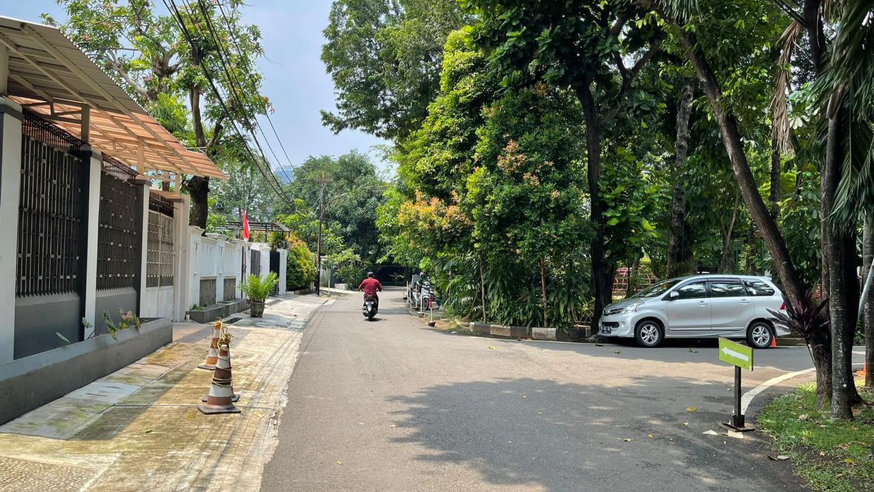 Rumah Bagus Keluarga Siap Huni 2 Tingkat di Kebayoran Baru, Jakarta Selatan