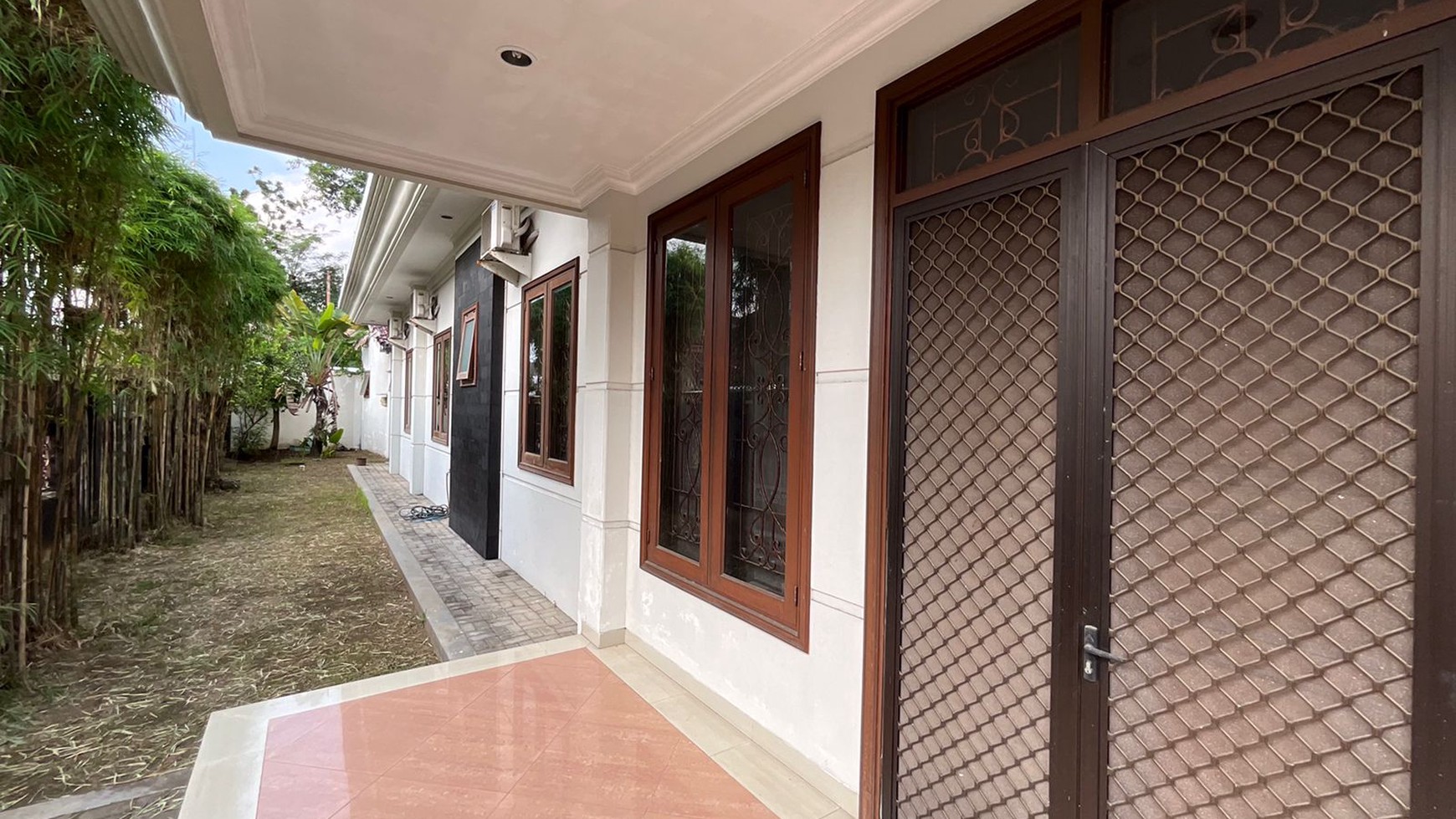 Dijual Rumah Mewah Klasik Dalam Perum Elite Pandega Marta Depok Sleman 
