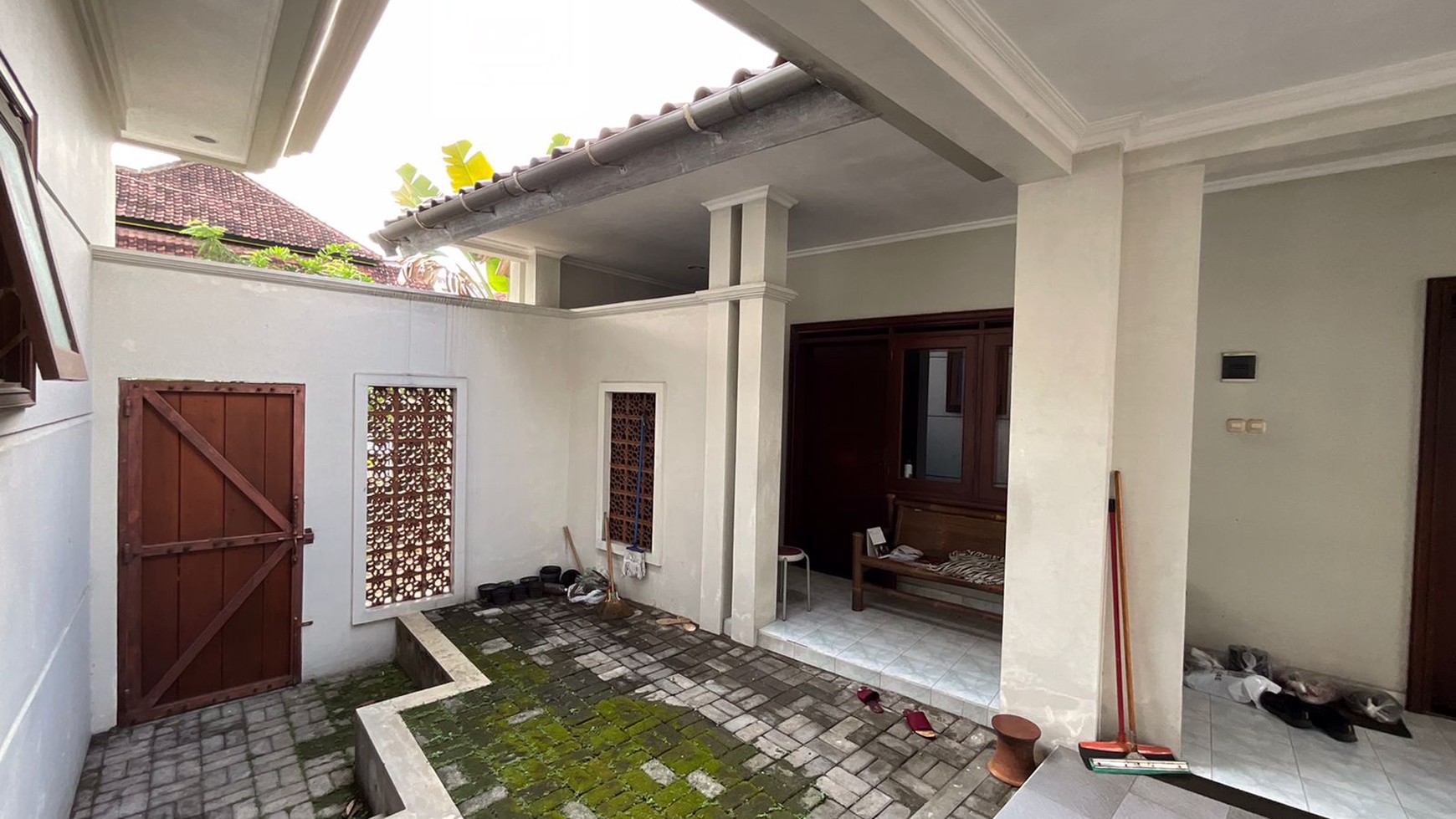 Dijual Rumah Mewah Klasik Dalam Perum Elite Pandega Marta Depok Sleman 