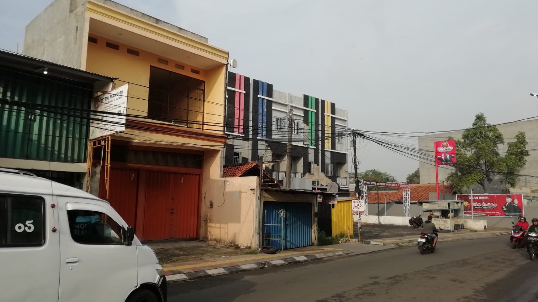 Ruko Siap Pakai Lokasi Strategis Pinggir jalan Raya @Ceger