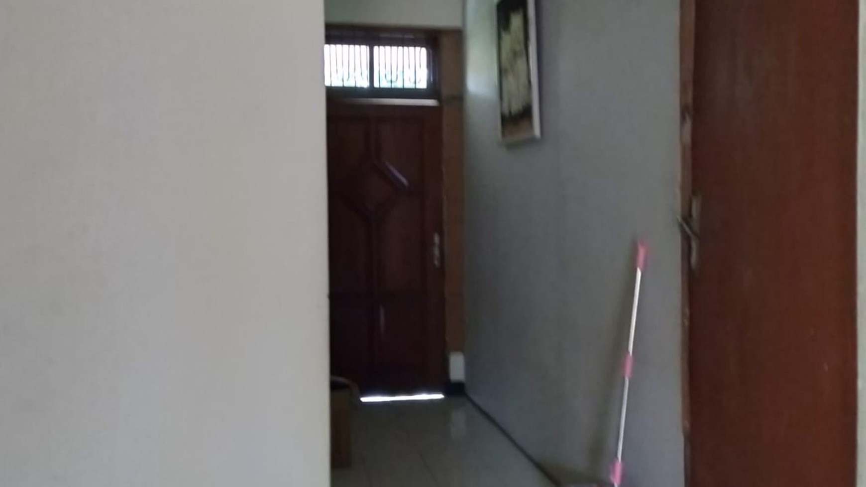 Dijual Rumah Darmo Permai Utara Surabaya Barat SPESIAL 7 Kamar Tidur - Pintu Kusen Full Kayu Jati 