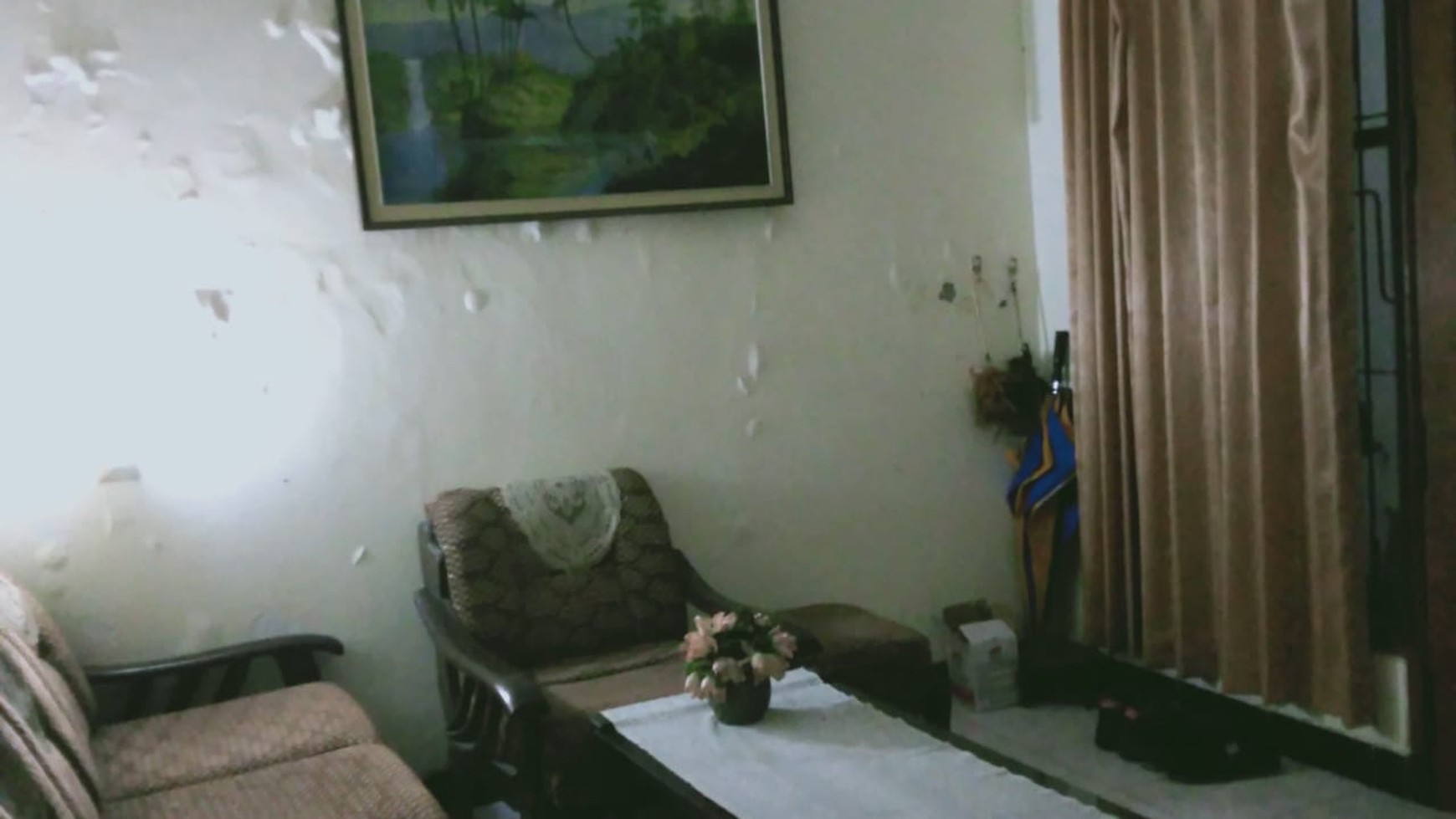 Dijual Rumah Darmo Permai Utara Surabaya Barat SPESIAL 7 Kamar Tidur - Pintu Kusen Full Kayu Jati 