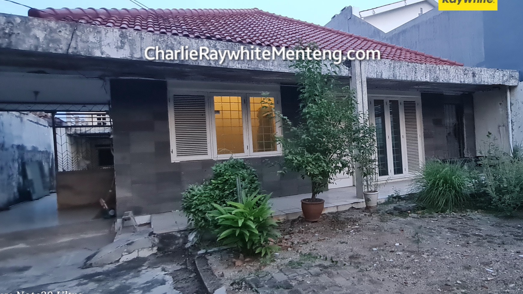 Dijual Rumah Lokasi Komersial Terbaik  Cocok Kos / Kantor Bisa 6 Lantai Guntur Raya Turun Harga