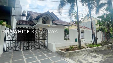 Rumah Siap Huni Dalam Kompleks Tenang Area Kebayoran Baru