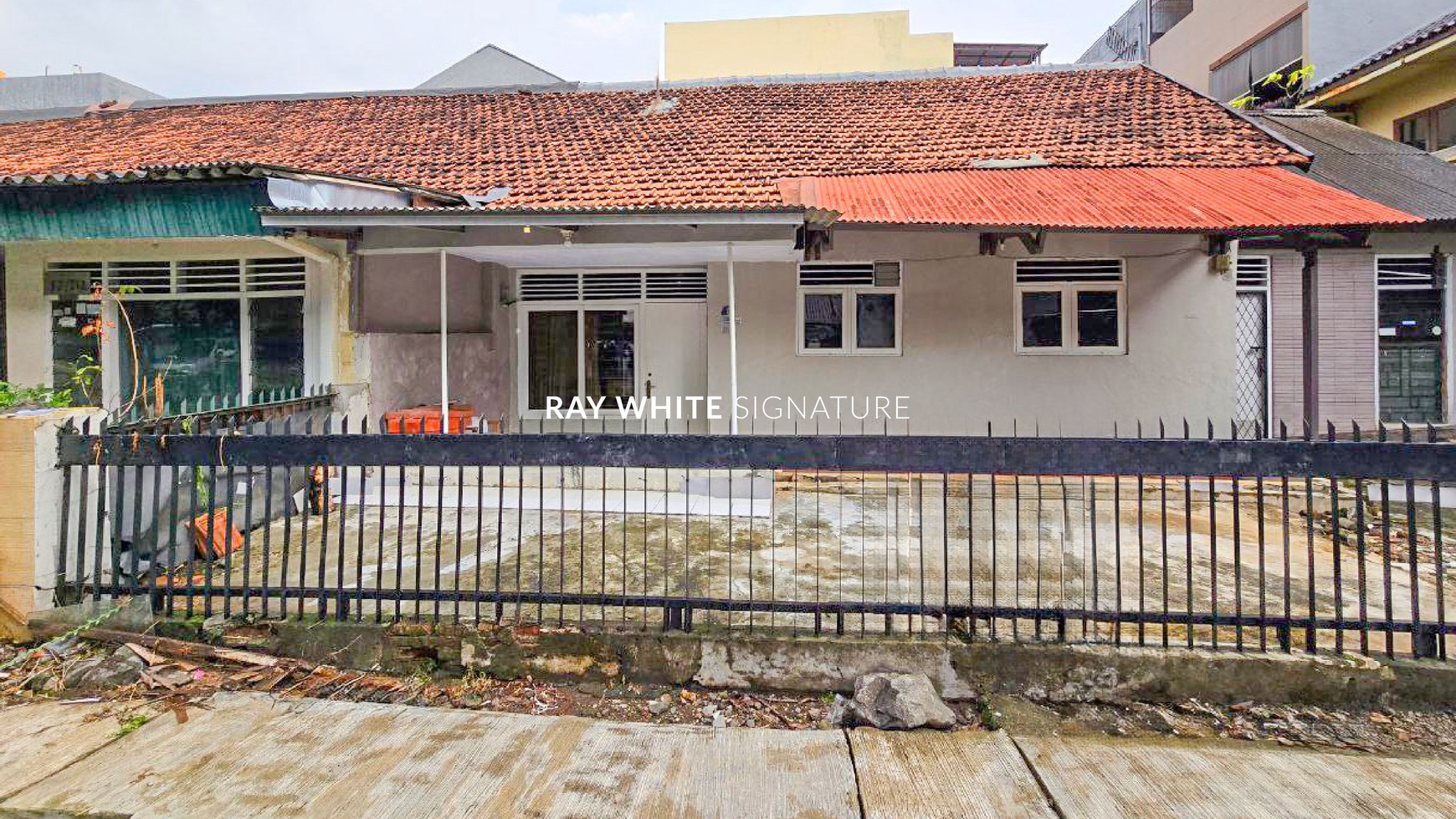 Dijual Rumah Klasik Danau Bratan Bendungan Hilir 1 Lantai Lokasi Strategis Hook 