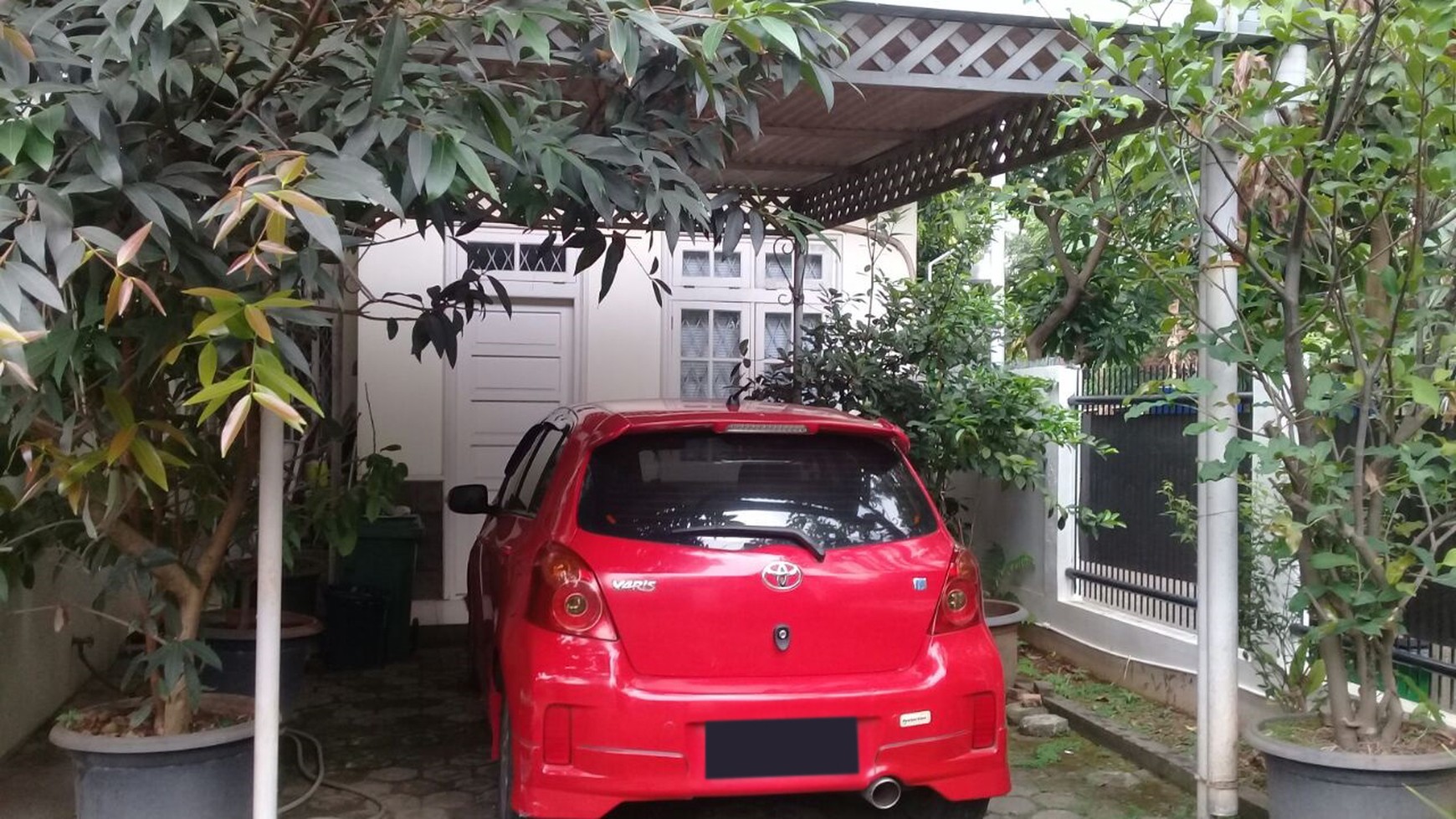 Rumah Siap Huni, Halaman Luas dan Hunian Nyaman @Bintaro Sektor 2.