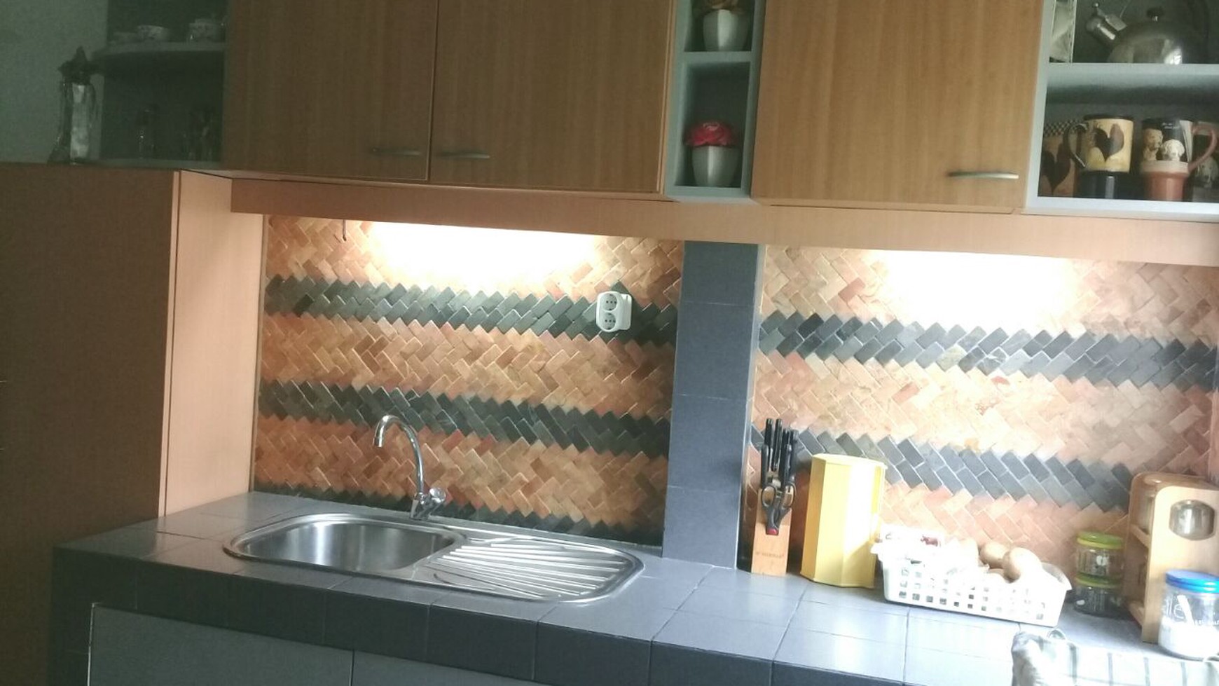 Rumah Siap Huni, Halaman Luas dan Hunian Nyaman @Bintaro Sektor 2.