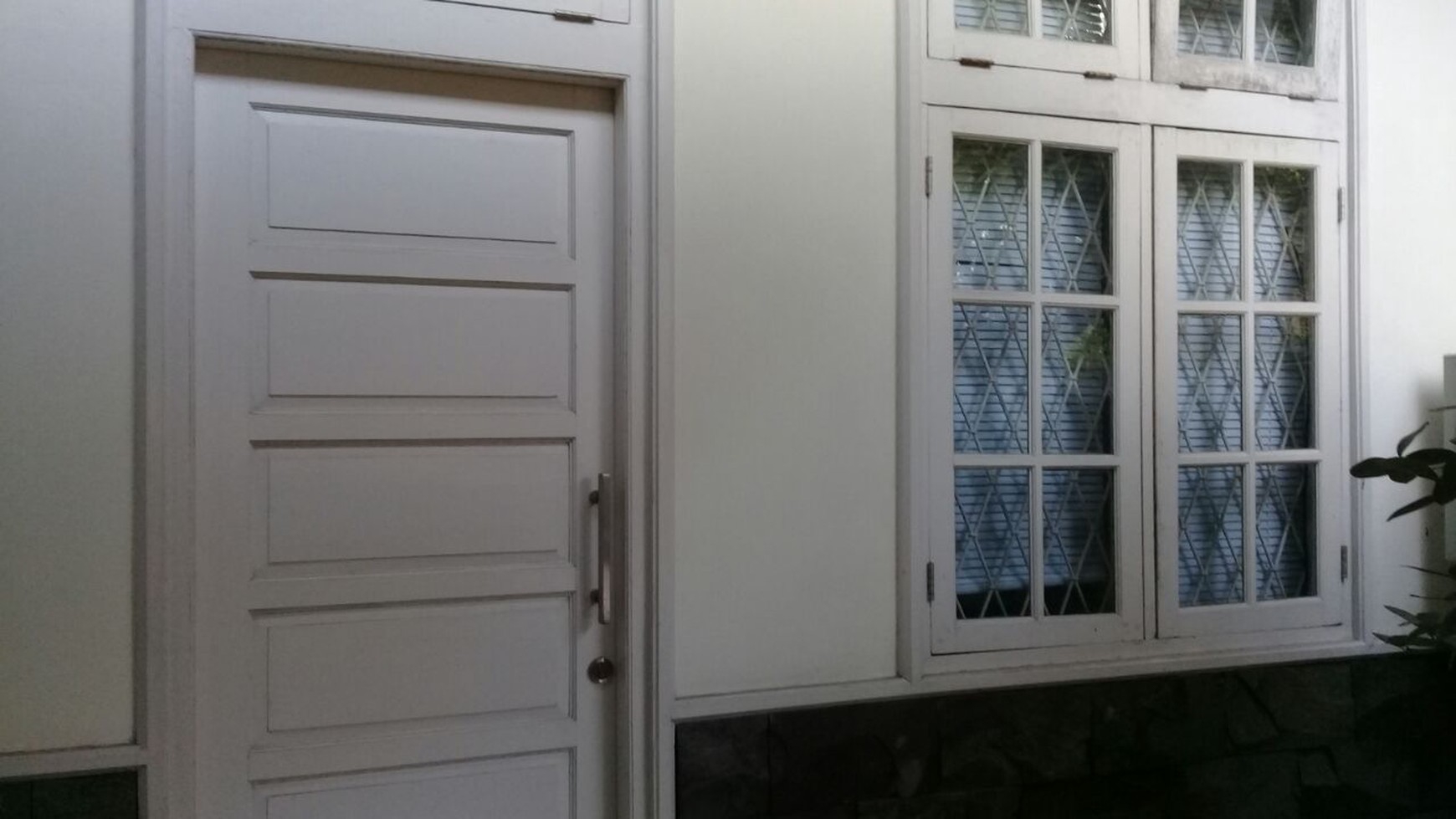 Rumah Siap Huni, Halaman Luas dan Hunian Nyaman @Bintaro Sektor 2.