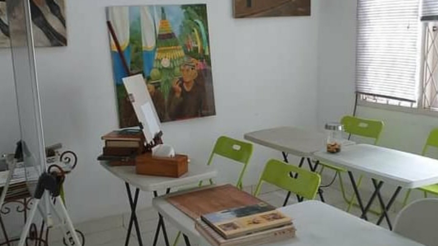 Rumah Siap Huni, Halaman Luas dan Hunian Nyaman @Bintaro Sektor 2.