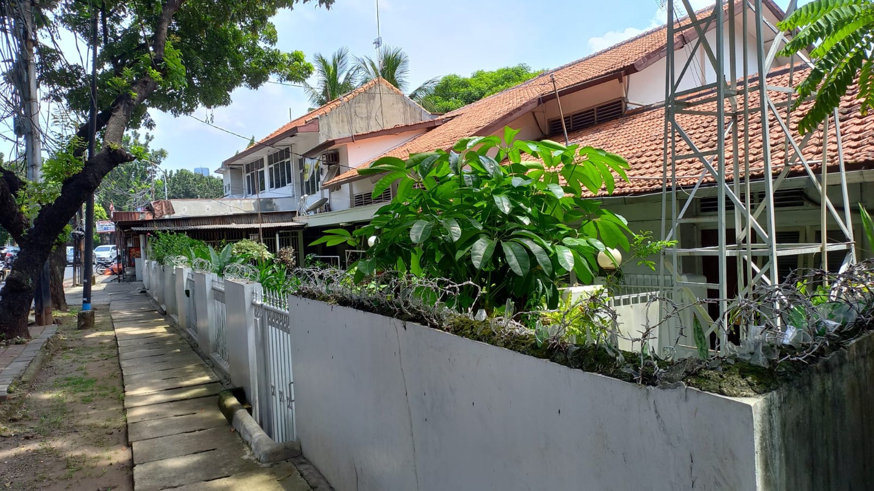 Rumah dijual di Kebayoraan Baru commersial