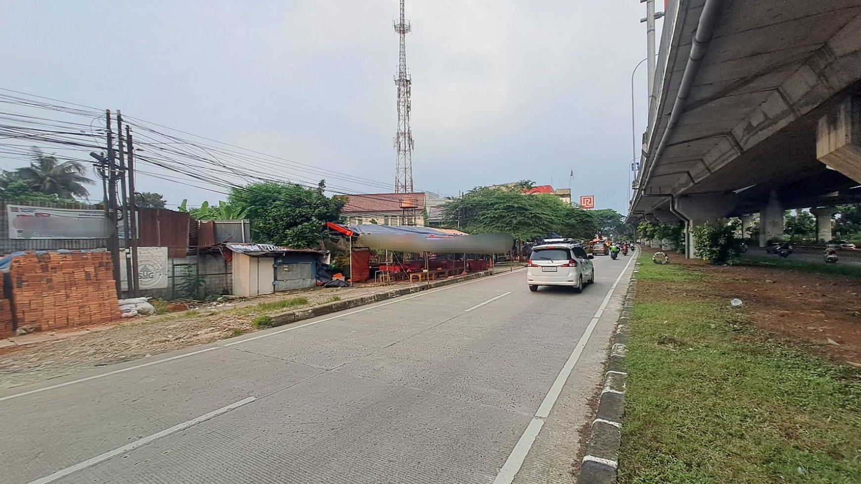 Disewakan gedung yang luas siap pakai di lokasi strategis Jalan Sholeh Iskandar Bogor, Cocok untuk Showroom, Klinik Kecantikan, Kantor Bank, Warehouse