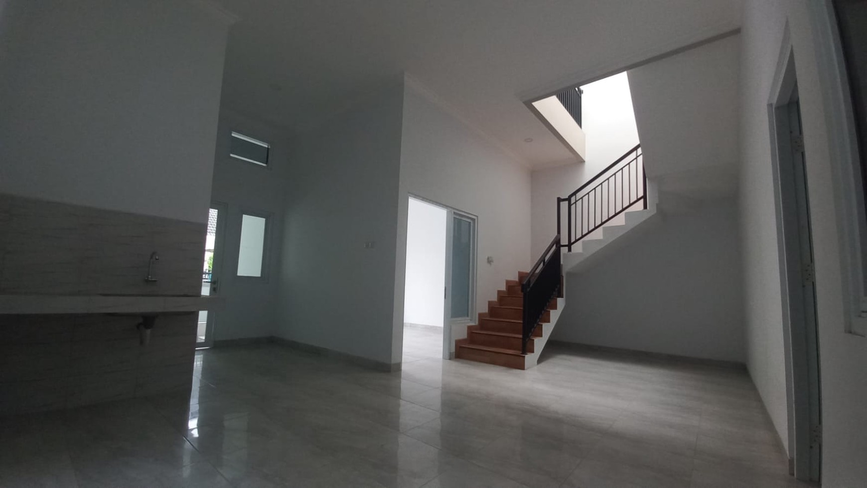 Rumah Gresh Minimalis Modern SHM Surabaya Timur