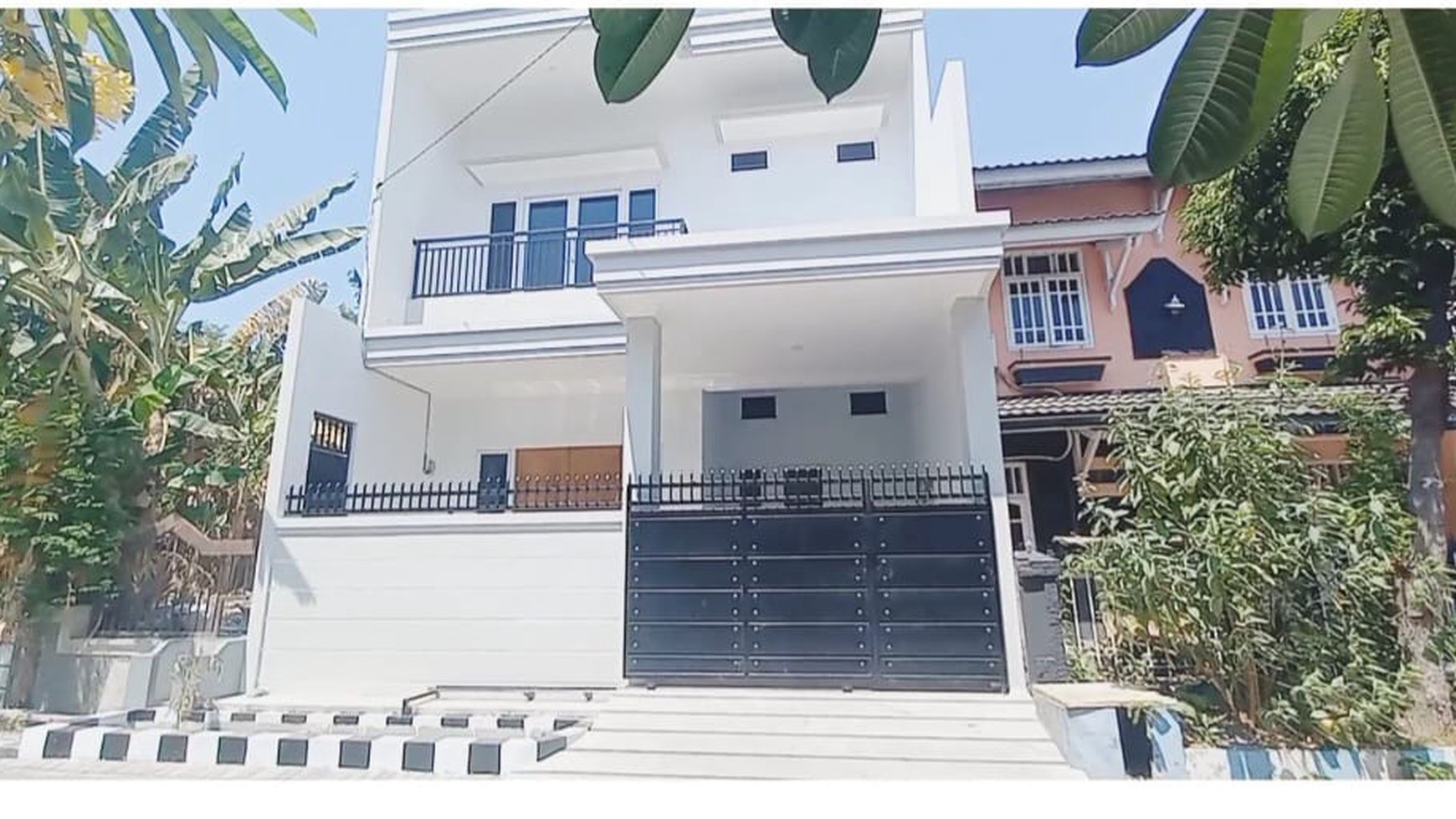 Rumah Gresh Minimalis Modern SHM Surabaya Timur