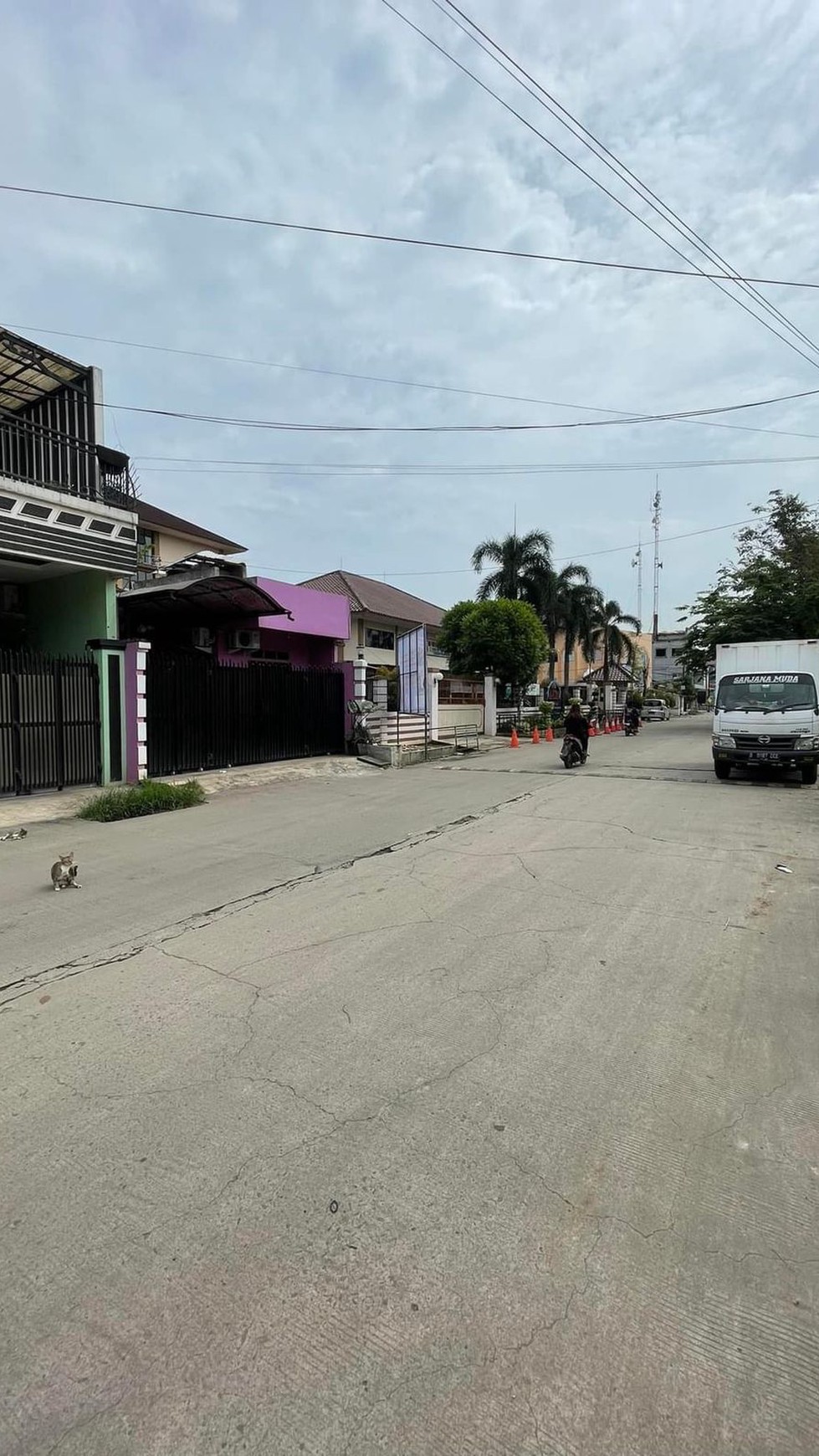 Rumah 2 Lantai, bagus dan rapih ,lokasi strategis di Kelapa dua