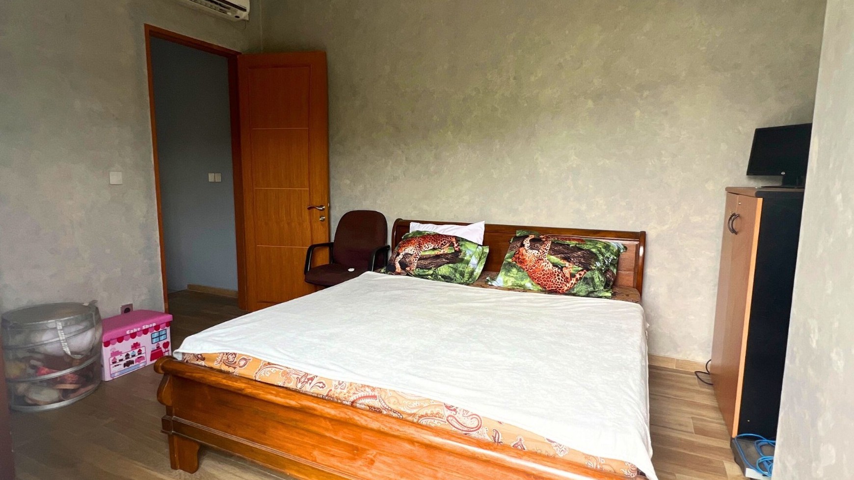 Rumah Hitung Tanah Area Cipete