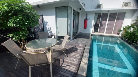 Dijual / Disewakan Rumah PRIVATE Pool Forest Mansion Full Furnished by Vinotti Living, Melandas Dekat Pakuwon Mall Surabaya Barat