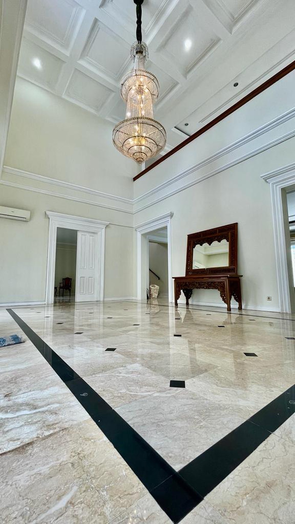 Rumah Mewah Siap Huni Asri di Jl. Kartika Utama, Pondok Indah, Jakarta Selatan