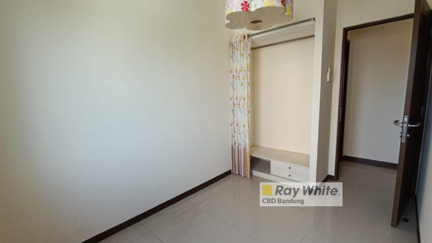 DIBAWAH NJOP! 4 BR SEMI FURNISHED APARTMENT GALERI CIUMBULEUIT TOWER 1