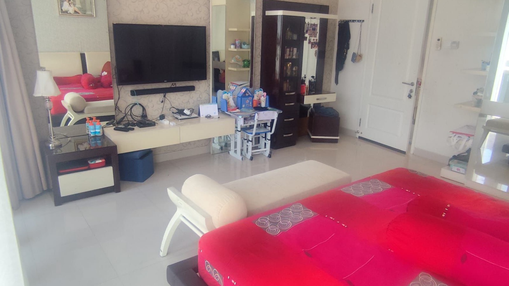 Dijual Rumah Pakuwon City Imperial Beach Surabaya Timur BONUS Semi Furnished - Dekat East Coast Mall, ITS, Unair, Galaxy Mall