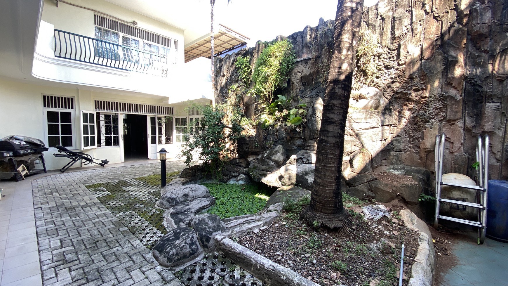 Rumah Hitung Tanah Area Cipete