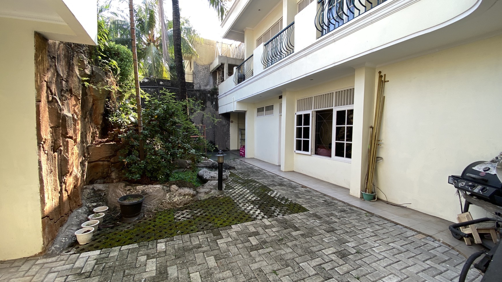 Rumah Hitung Tanah Area Cipete