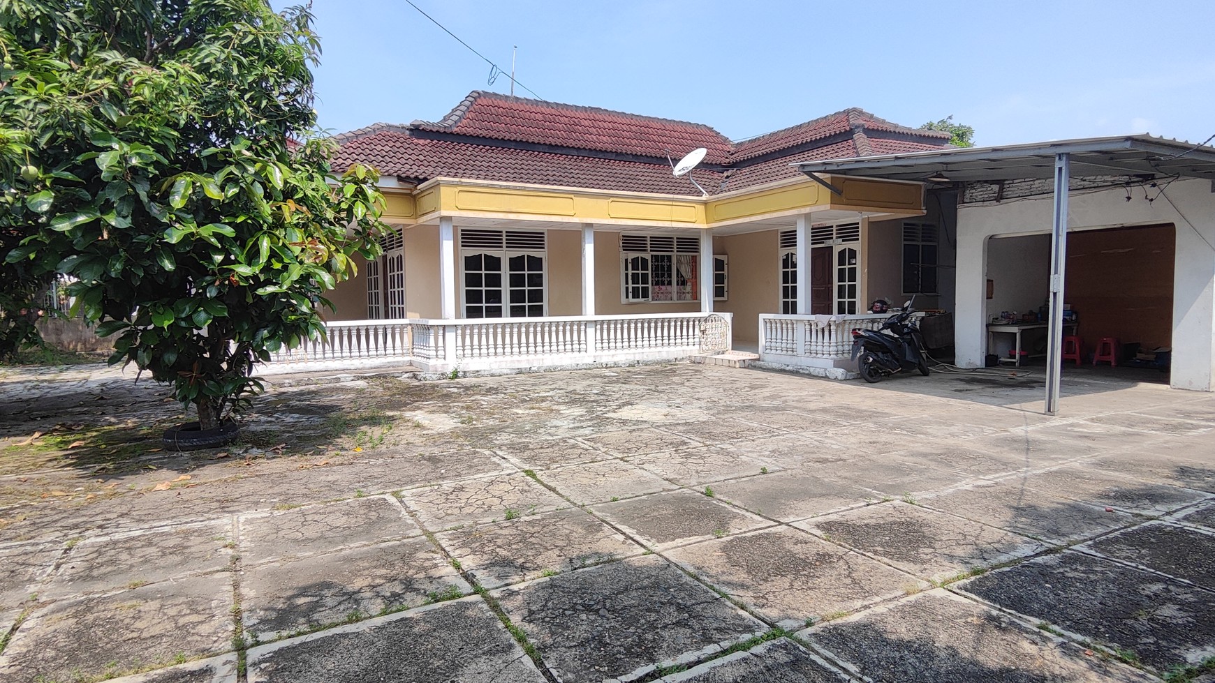 Rumah Murah Luas Tanah 1262 m2 di Urip Sumoharjo Way Halim