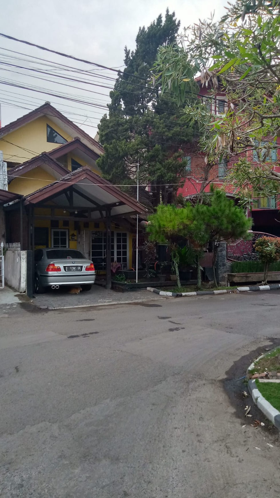 Rumah Minimalis di jl Sanggar Kencana Bandung