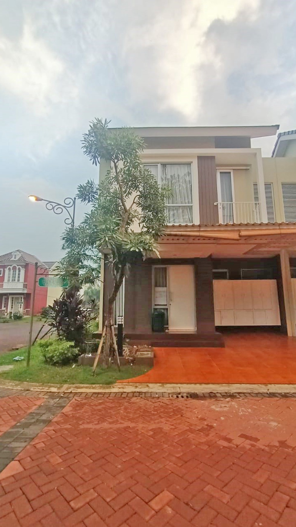 Rumah hook Full Furnished di Malibu Village 