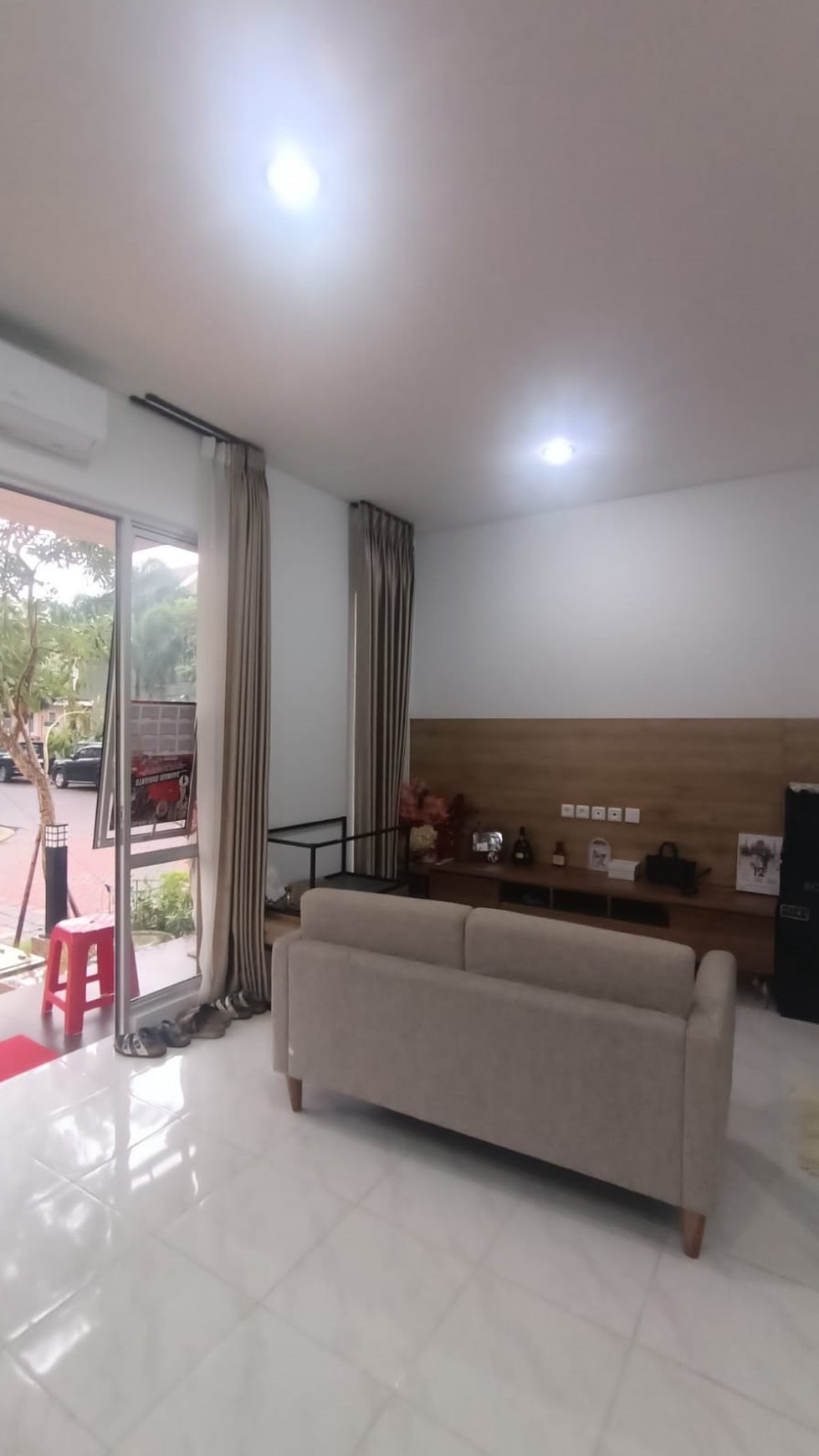 Rumah hook Full Furnished di Malibu Village 