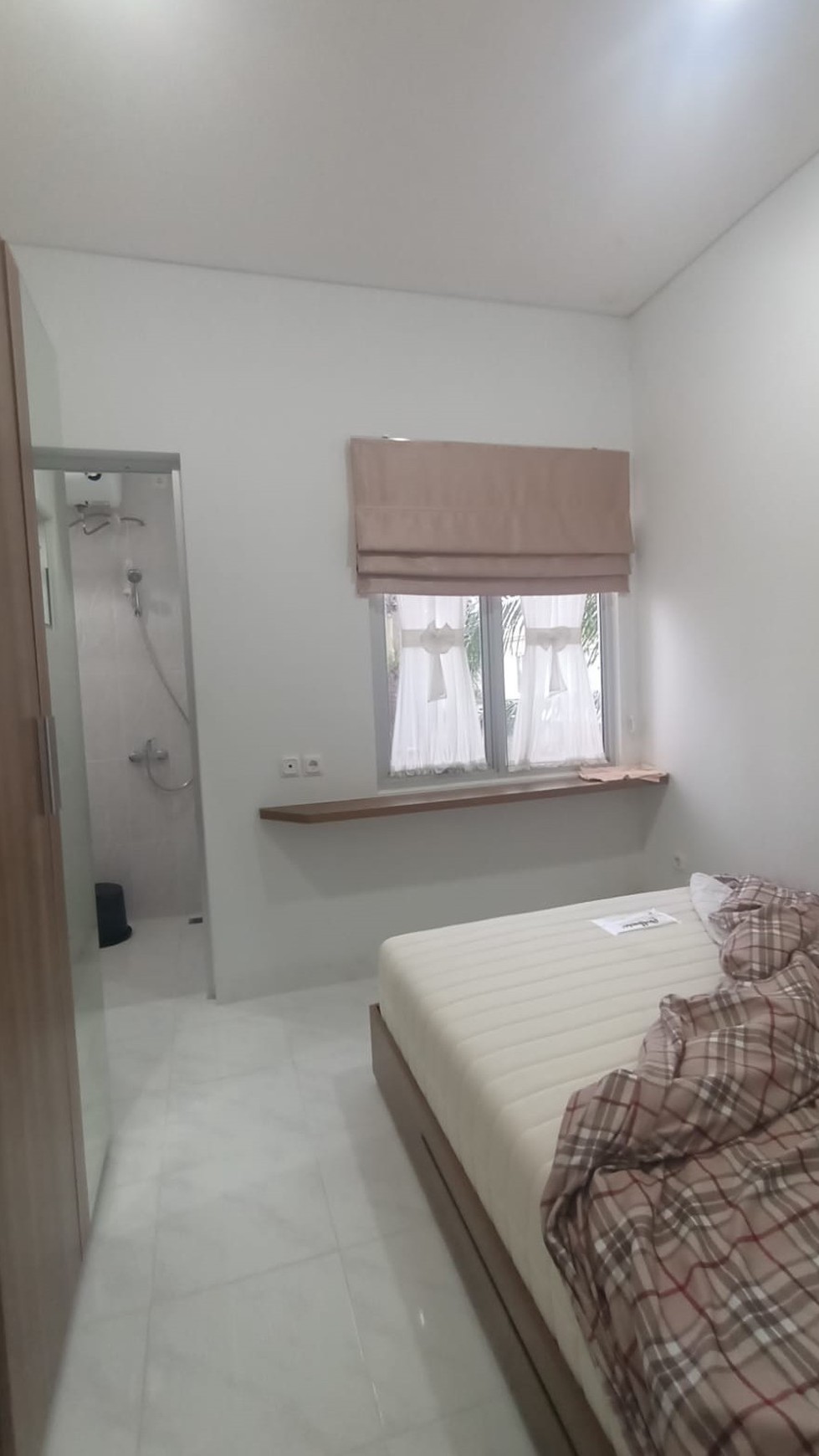 Rumah hook Full Furnished di Malibu Village 