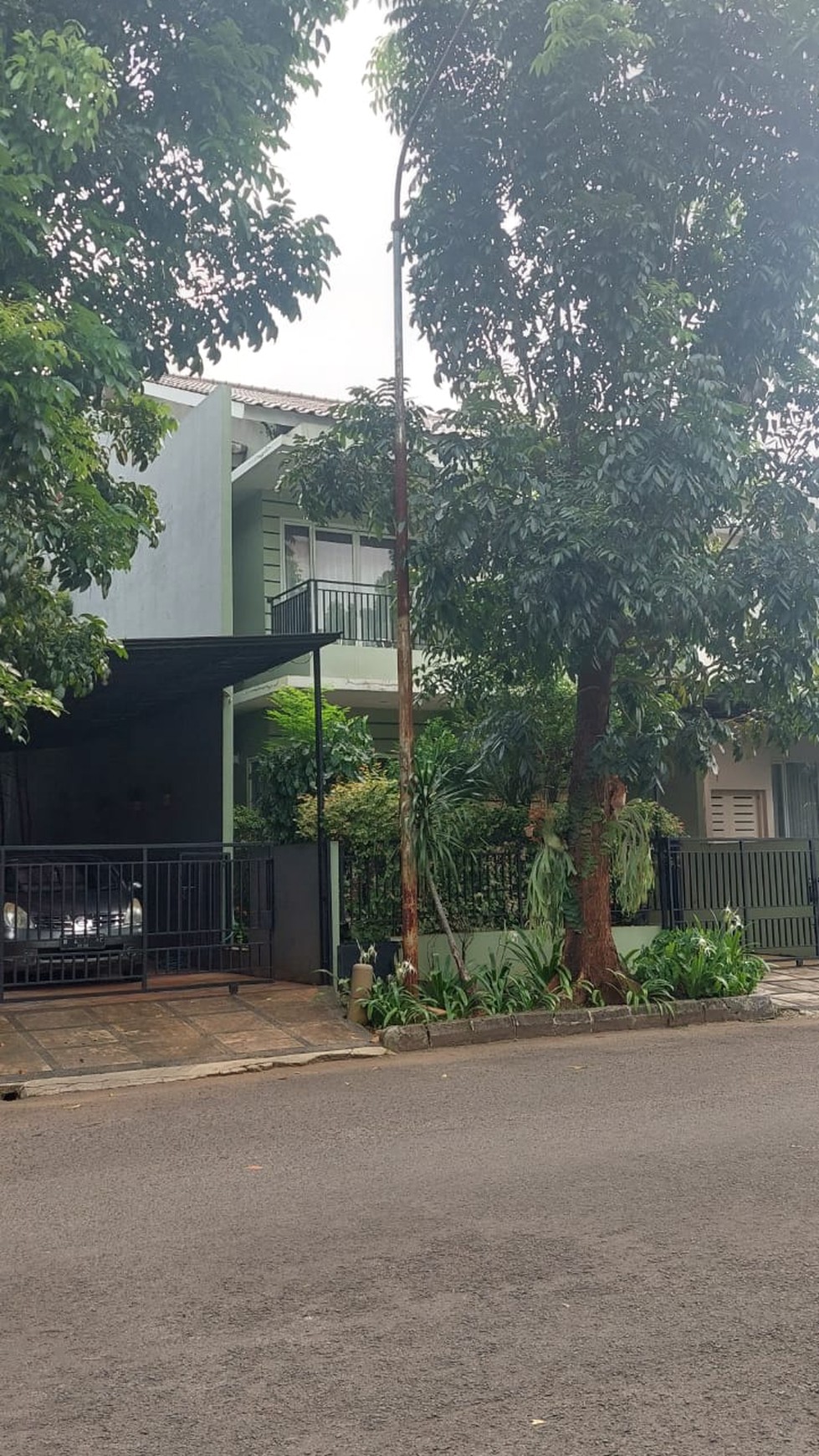 Rumah bagus siap huni di Bintaro sektor 9 