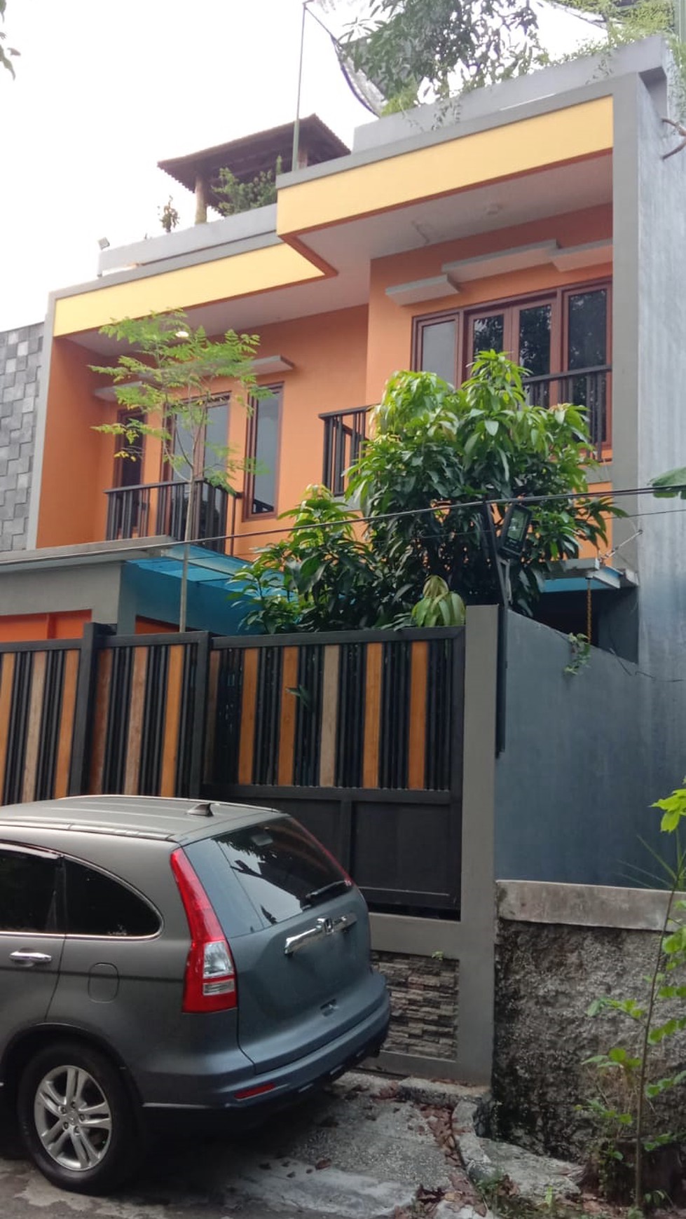 Rumah Split Level Siap Huni dan Lokasi Strategis @Ciledug