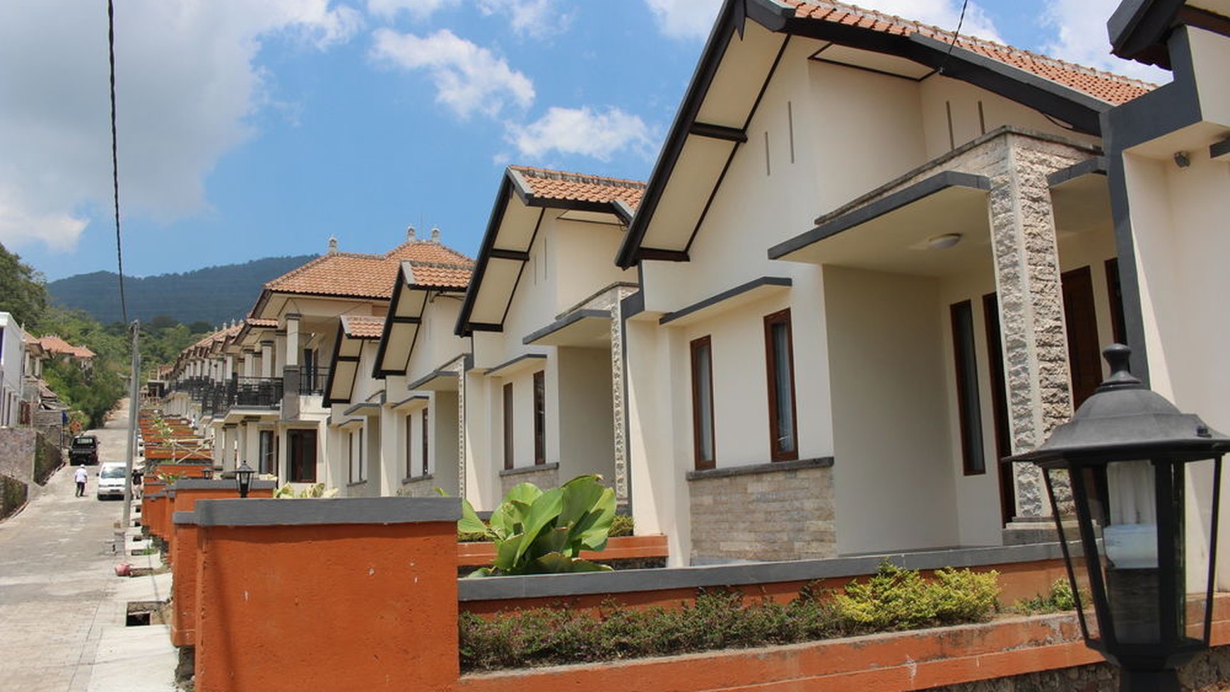 Dijual 1 Ha Hotel Villa Bedugul Bali - Best View - Strategis Lokasi Bagus - Aktif Operasional - Full Furnished