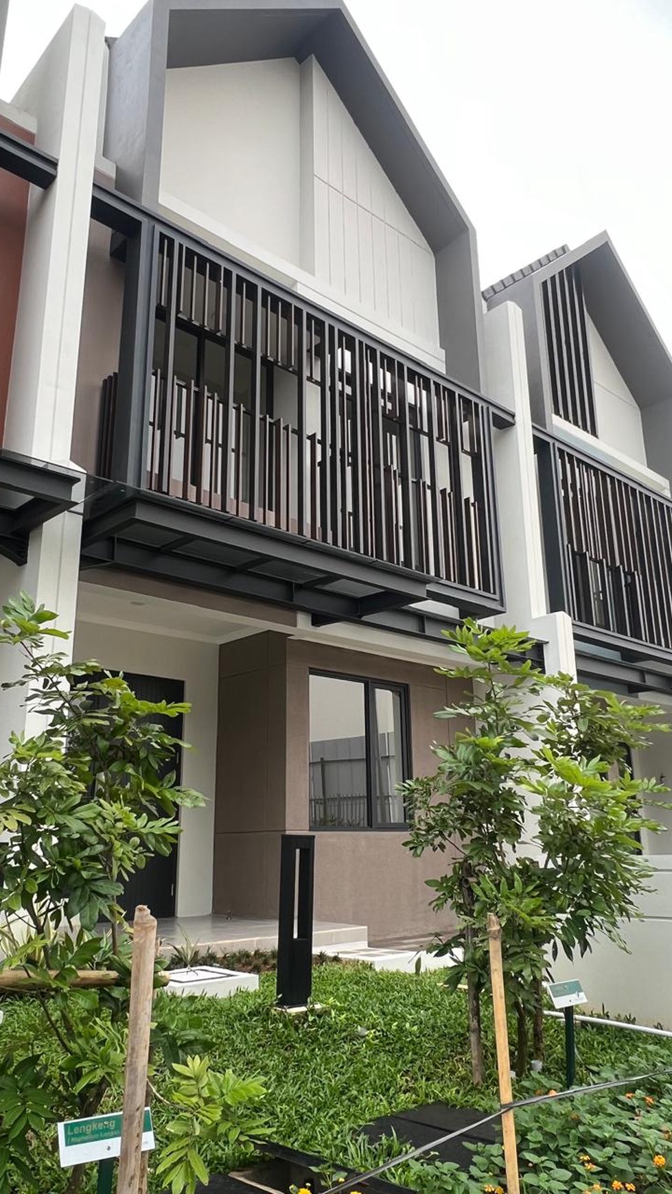 Disewakan Rumah di leonora symphonia Gading serpong 