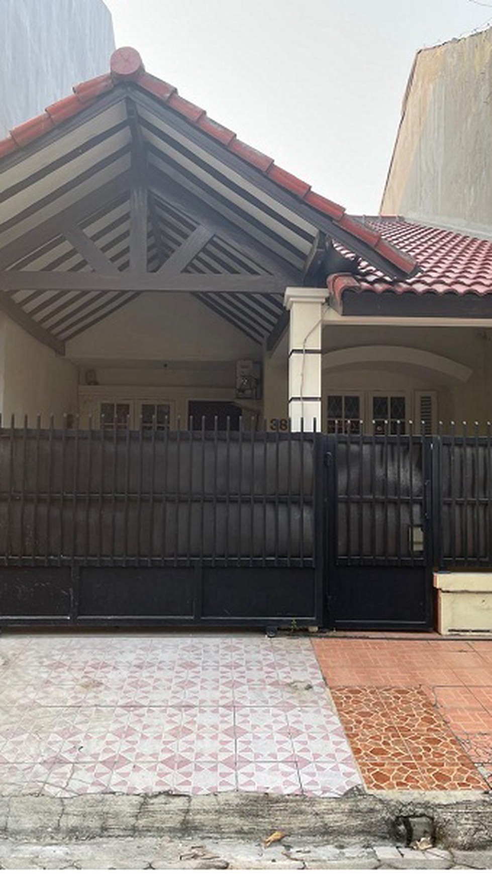 Dijual Rumah di Taman Royal 2 Poris Tangerang