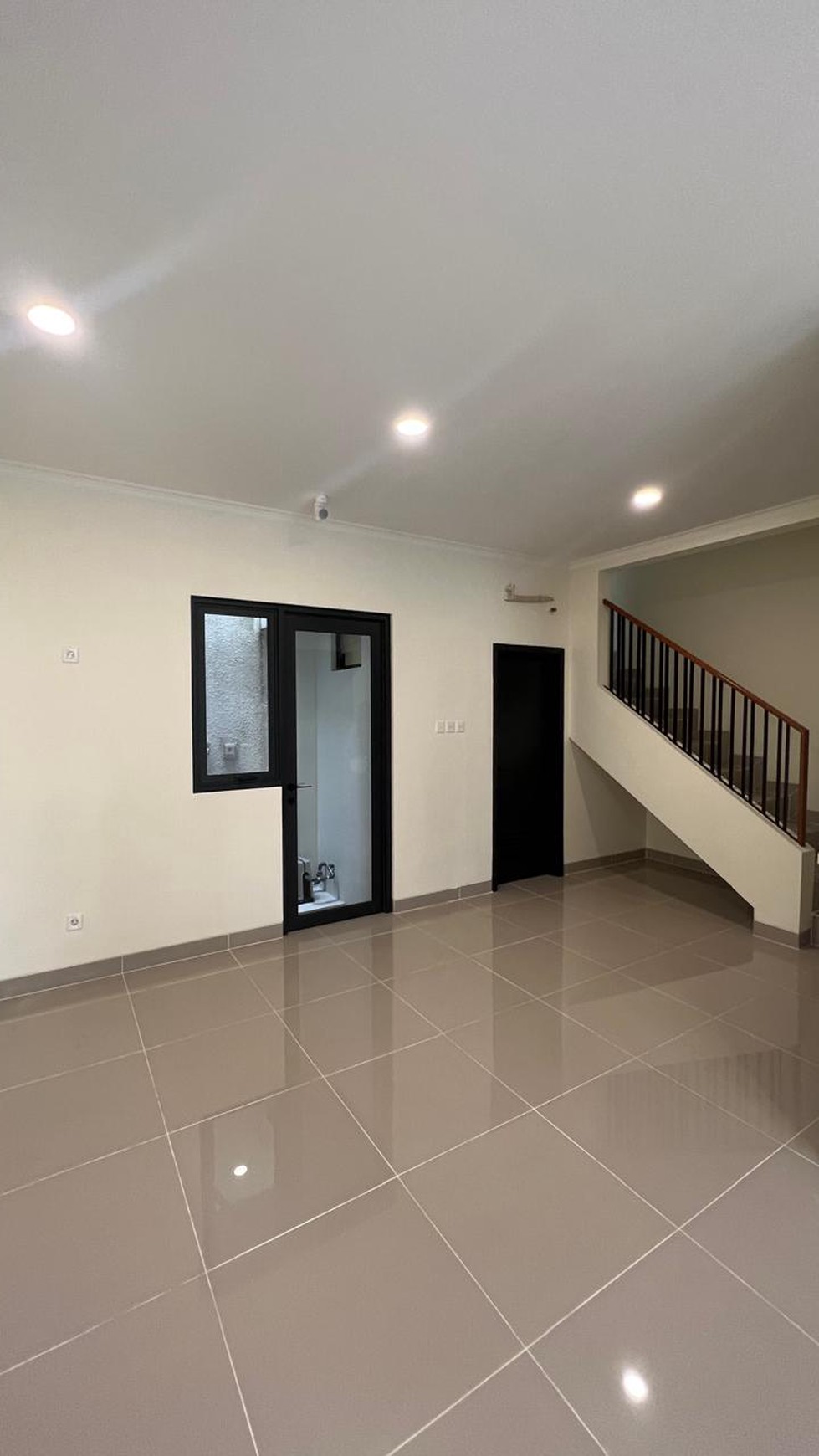 Disewakan rumah di Leonora Symphonia Gading Serpong Tangerang