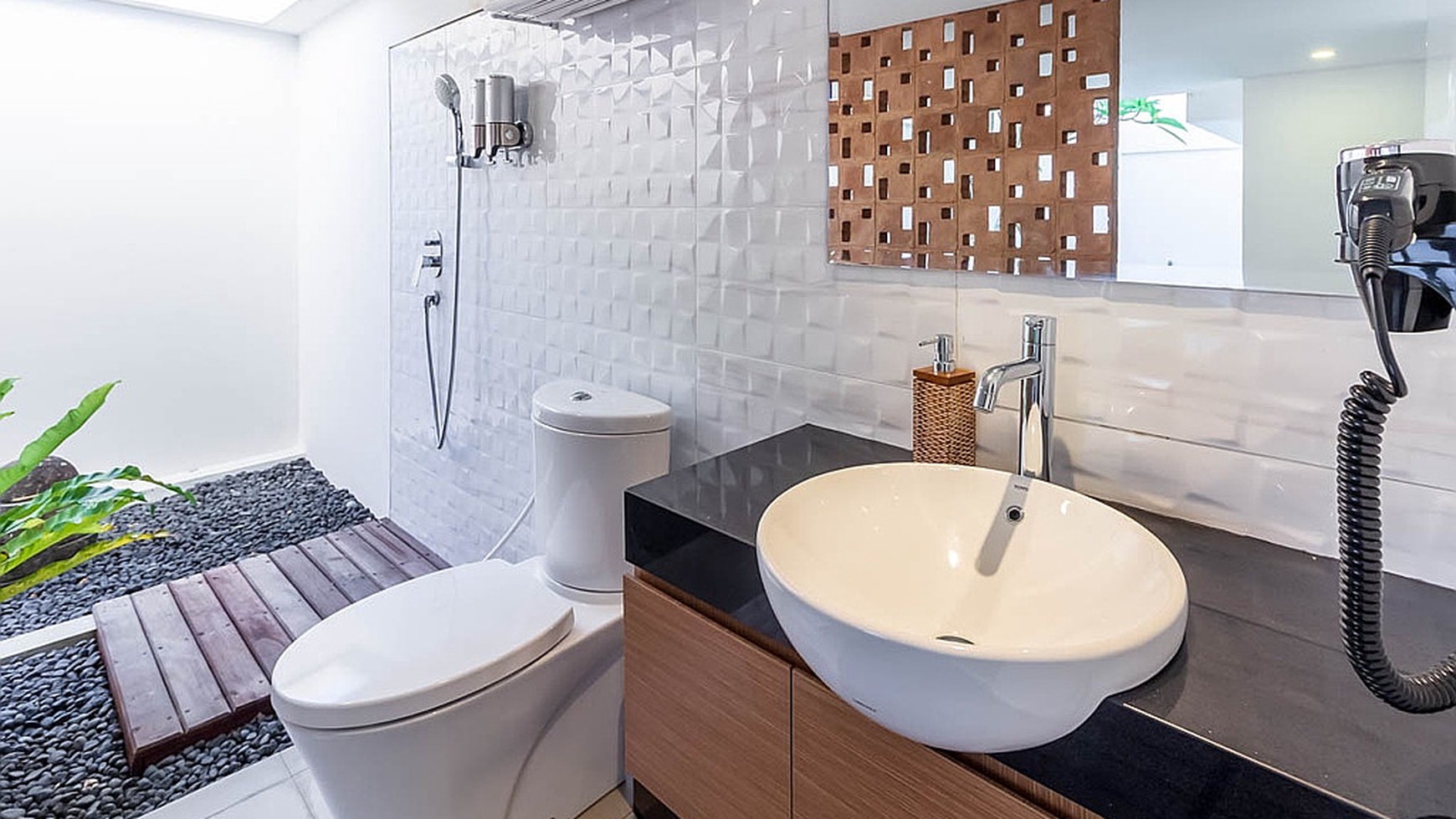 Villa Freehold 6 Bedrooms Ocean View in Ungasan Bali