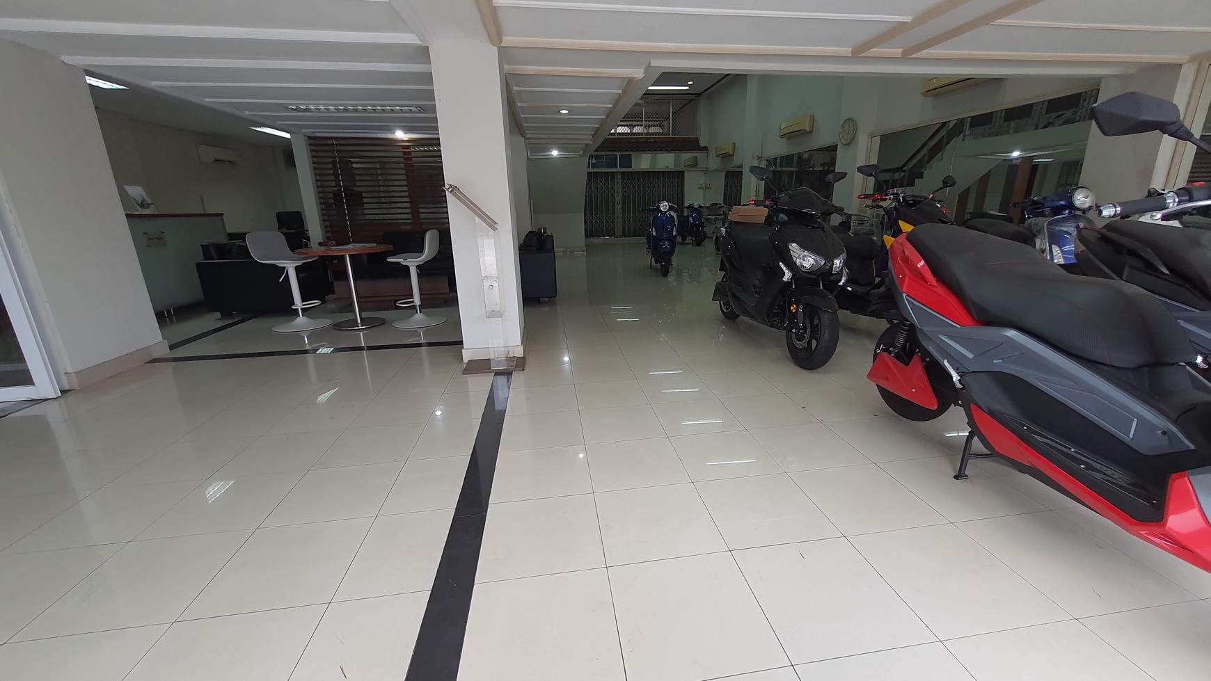 For Sale Gedung Ex Showroom Jatinegara Jaktim 