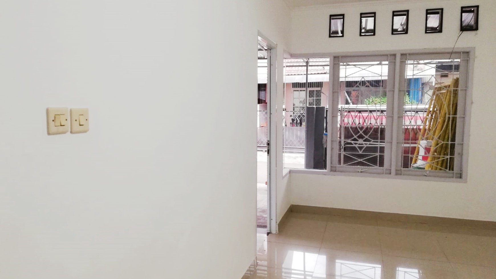 Rumah Bagus Di Cornelia Residence Graha Raya Bintaro Jaya