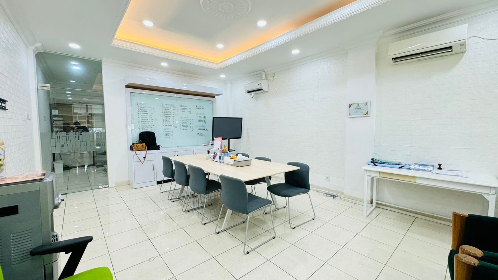 Ruko Siap Pakai Semi Furnished dan Kawasan Strategis @Tebet