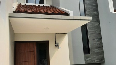 Rumah Baru 2 Lantai Siap Huni dan Strategis @Meruya Utara